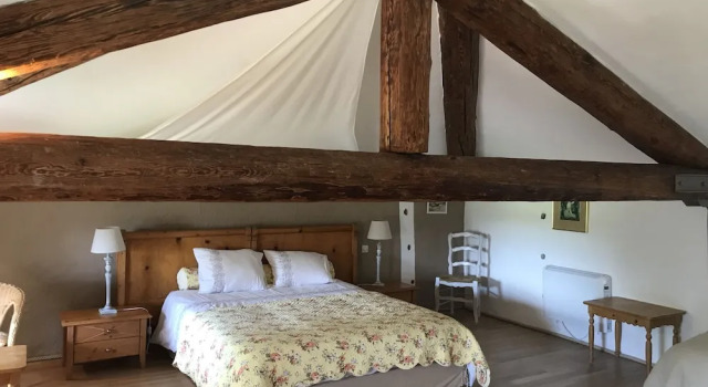 Le Mas de la Soie, Prenota Bed & breakfast Violes Valchiusa