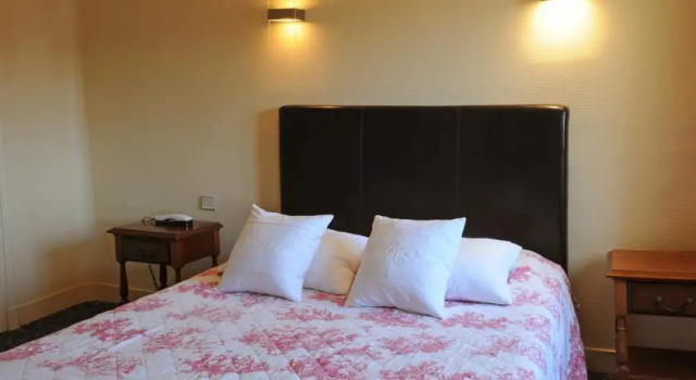 Au Grand Saint Martin Hotel, Book Hotel  