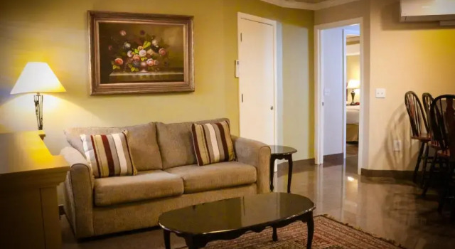 Двухместный люкс Grass Valley Courtyard Suites