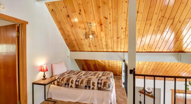 Relax Fireside: Rustic Gem 2 Mi to Rainbow Lake!, Забронировать Дом для отпуска Пайнтоп-Лейксайд штат Аризона