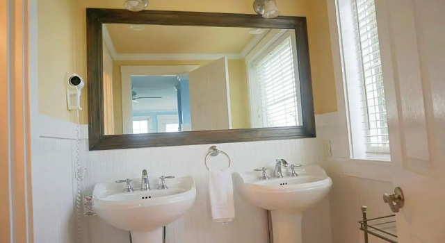 Четырёхместный номер Standard oceanfront The Edgewater