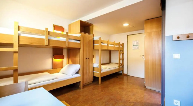 Кровать в общем номере DJH Garmisch- Partenkirchen - Hostel