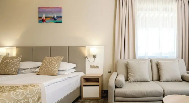 Двухместный семейный номер Standard с балконом Hotel Laguna Park Sunrise