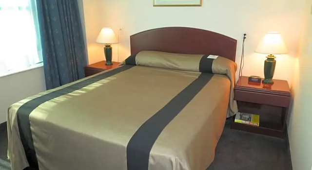 Номер Standard Rosedale on Robson Suite Hotel