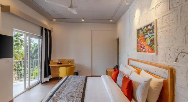 Номер Standard с балконом Bedzzz Xclusiv Morjim, Goa By Leisure Hotels