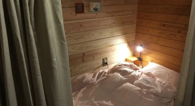 Кровать в общем номере (женский номер) Guesthouse Coco Garage