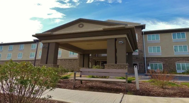 Номер Deluxe Holiday Inn Express and Suites Montgomery by IHG