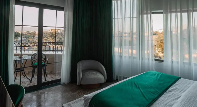 Двухместный номер Deluxe с балконом Bratus Hotel