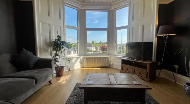 A Spacious Flat with Character - Private Car Space, Забронировать Отель Пейсли 