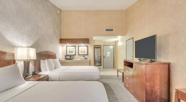 Четырёхместный номер Standard Radisson Hotel Salt Lake City Airport