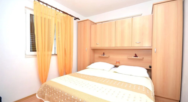 Apartments Mirta