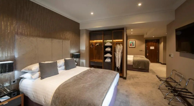 Семейный люкс DoubleTree by Hilton Belfast City Ten Square