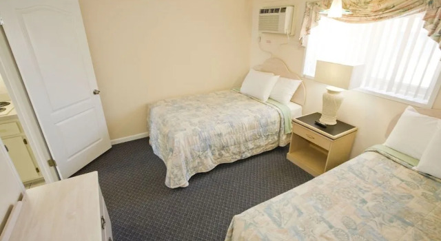 Aloha Oceanfront Motel, Buchen Sie Motel Hotels in Wildwoods Beach mit Parkplatz, Parkplätze