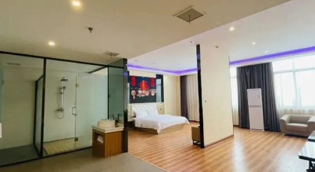 Люкс Deluxe Extraordinary City Hotel (Zhengzhou Mazhai Industrial Park)