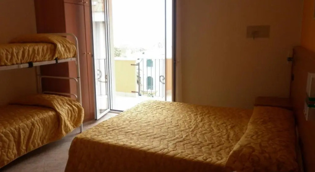 Четырёхместный номер Standard Hotel Cristall