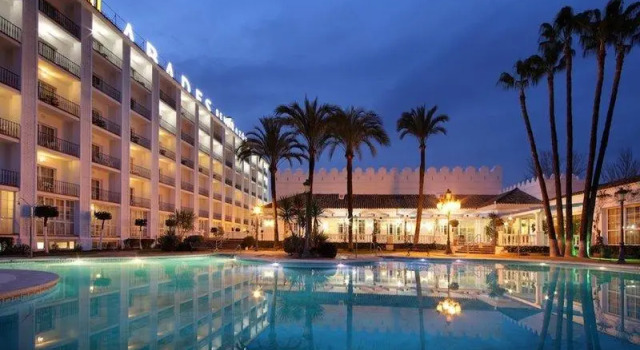 Люкс Hotel Abades Benacazon