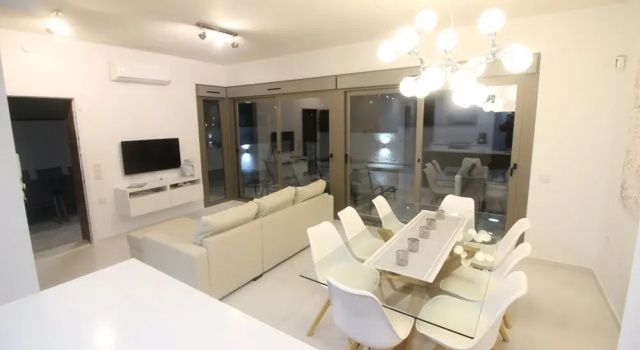 Вилла Spacious Villa in Villamartin for 6