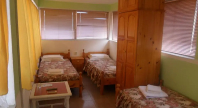 Трёхместный номер Standard с балконом Hotel Ankor