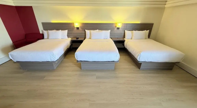 Трёхместный номер Standard с 3 комнатами Westport Inn