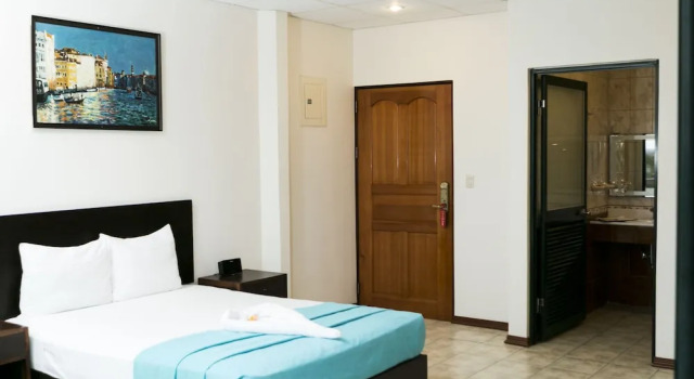 Полулюкс Hotel Puntarenas Beach