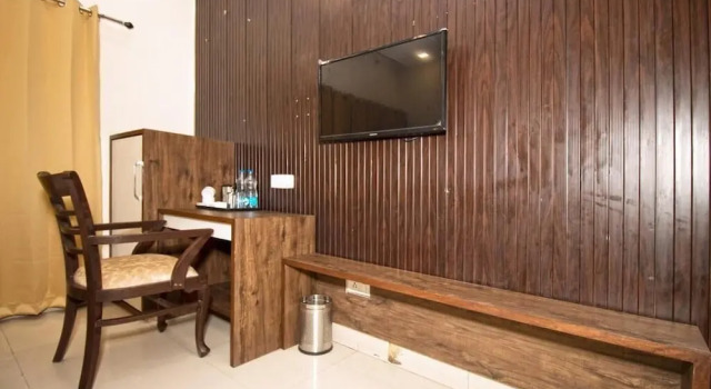 Hotel Revoli Amritsar