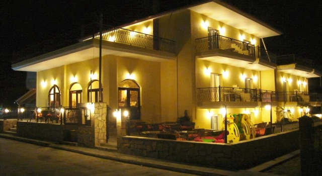 Villa Camellia, Rezervovat Vila Hotely v Nea Vrasna s parkováním, Parkování