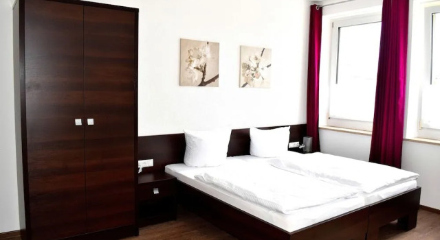 Boardinghouse - Stadtvilla Budget, Забронировать Отель Отели Нижней Франкония с парковкой, Парковка