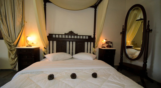 Hotel Atrapos, Book Hotel  