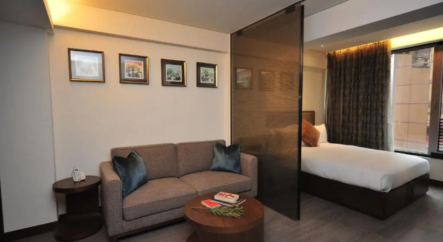 Apartament i balkonem Queen's 100