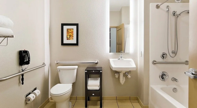 Четырёхместный номер Classic ClubHouse Hotel and Suites