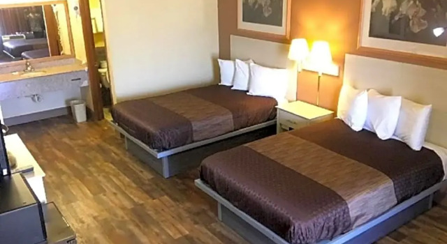 Четырёхместный номер Standard River Valley Motor Inn