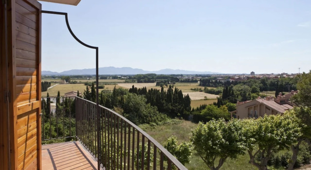 Люкс с балконом Hotel Emporda