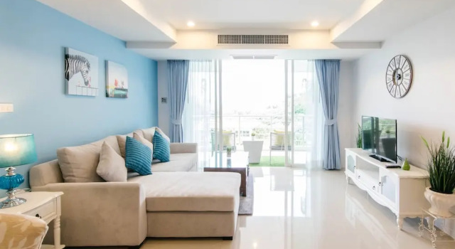 Люкс с балконом SeaRidge Hua Hin Resort & Poolvilla