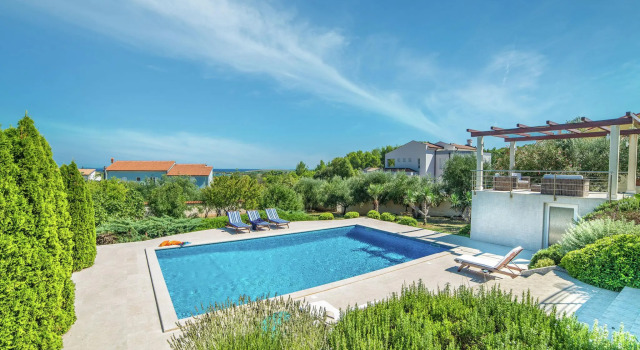 Spacious Detached Villa with Pool near Pula with sea View, Reserva ahora Villa Hoteles en Pula con aparcamiento, Aparcamiento