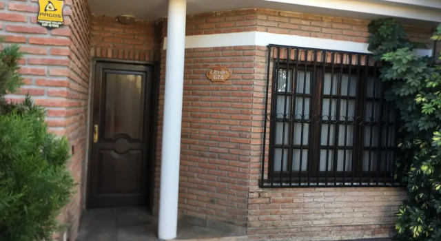 Beautiful House 2 to 9 People