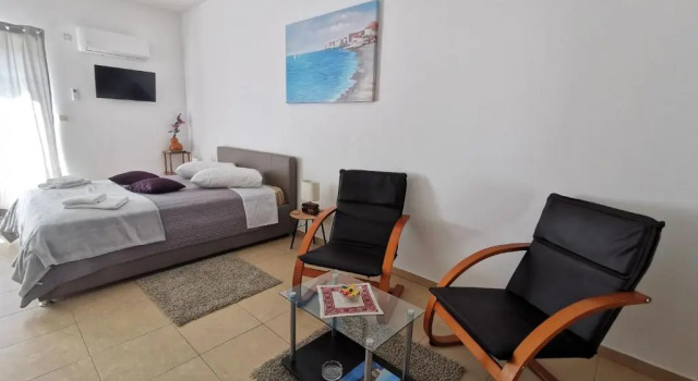 Студия Apartments Lira