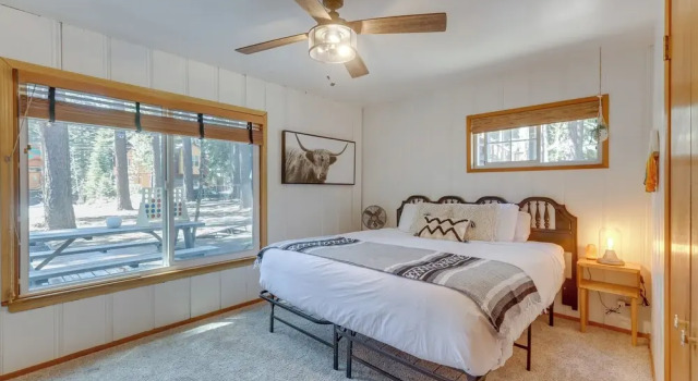 Коттедж Tahoe Home in the Pines: Quiet Neighborhood!