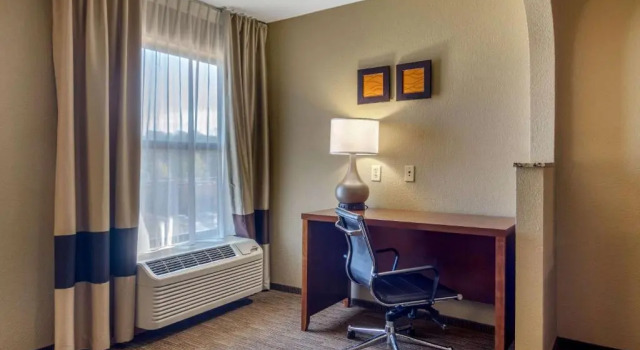Люкс Comfort Inn & Suites LaGrange East