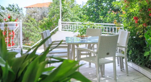 Nina Studios, Book Hotel Chrisi Akti 
