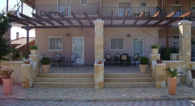 Angelos Kandia Apartments