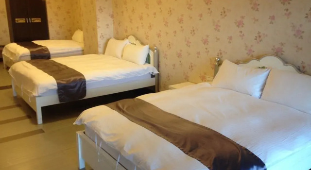 Yixiang Spring Travel, Prenota Affittacamere Hotel a Jiaosi con parcheggio, Parcheggio