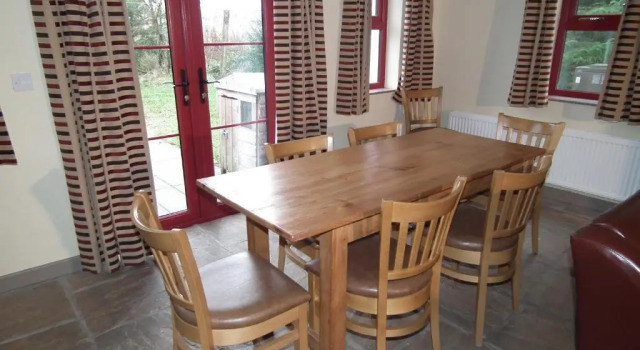 Коттедж An Creagán Self Catering Cottages