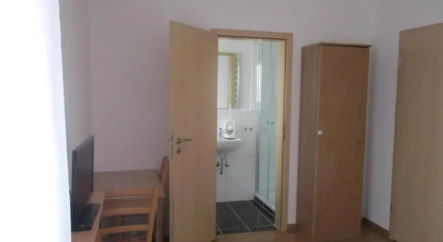 Номер Standard Pension Erika