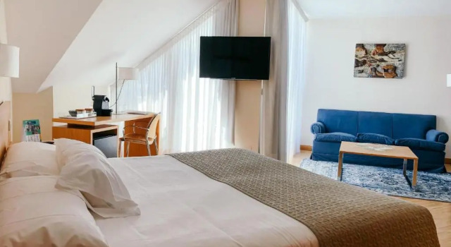 Полулюкс Gran Hotel Victoria