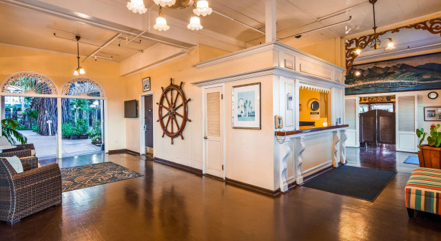 Best Western Pioneer Inn, Забронировать Отель Отели West Maui с парковкой, Парковка