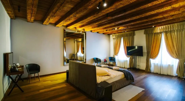 Люкс c 1 комнатой с красивым видом из окна Casa Albert Boutique & Restaurant