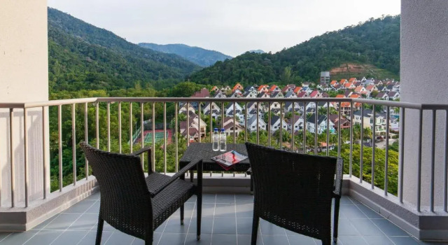 Семейный номер Standard с видом на окрестности The Bayview Beach Resort