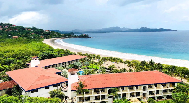 Четырёхместный номер Standard Margaritaville Beach Resort Playa Flamingo