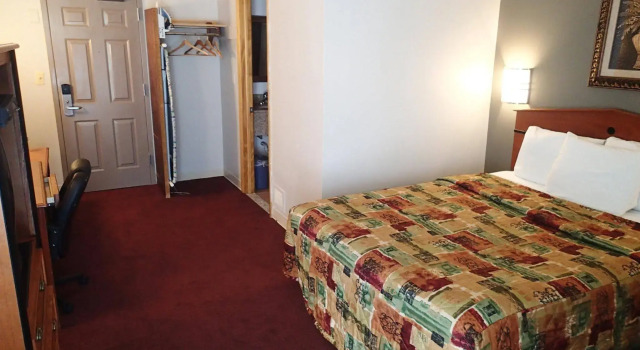 Crystal Inn Neptune