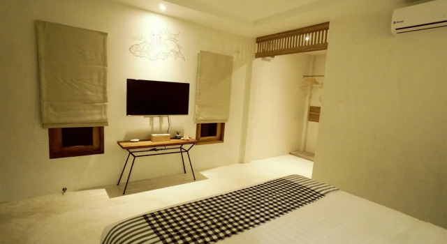 Koh Ngai Paradise Beach Resort